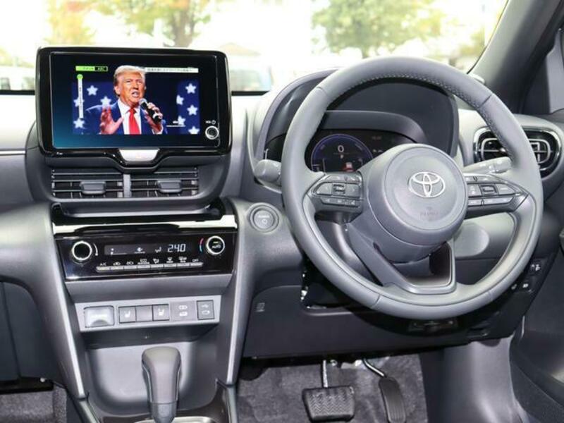 YARIS CROSS