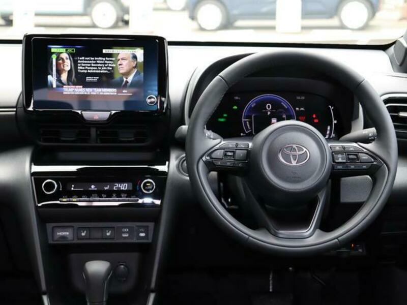 YARIS CROSS