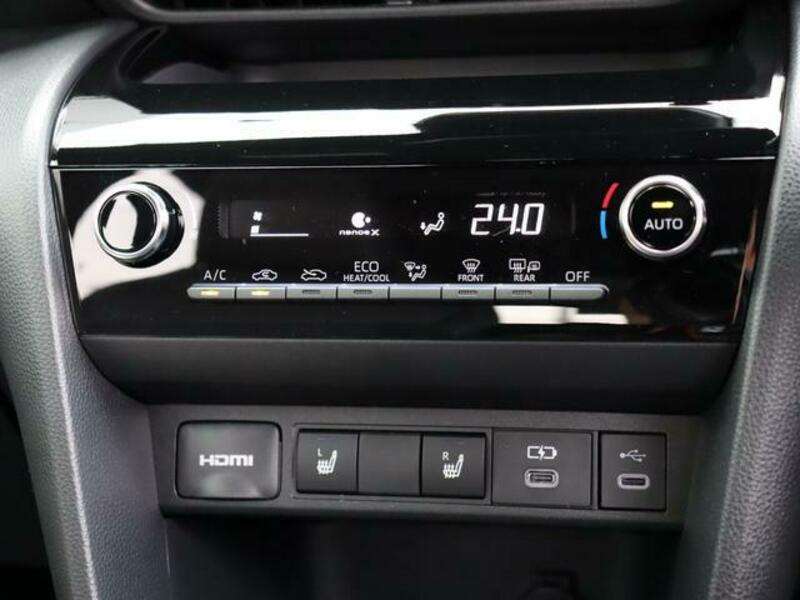 YARIS CROSS