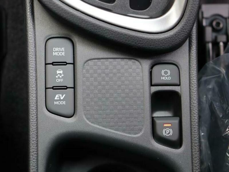 YARIS CROSS