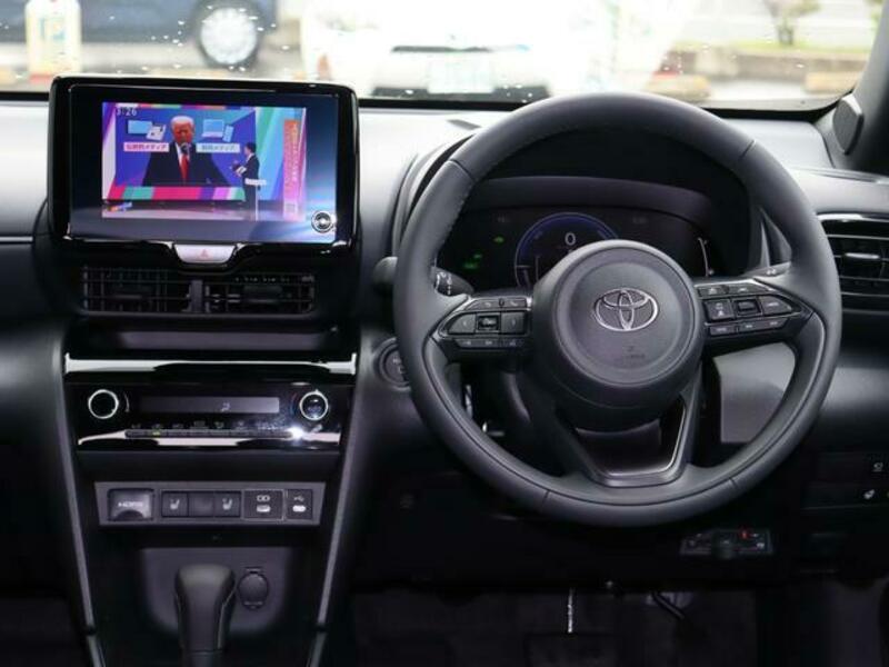 YARIS CROSS