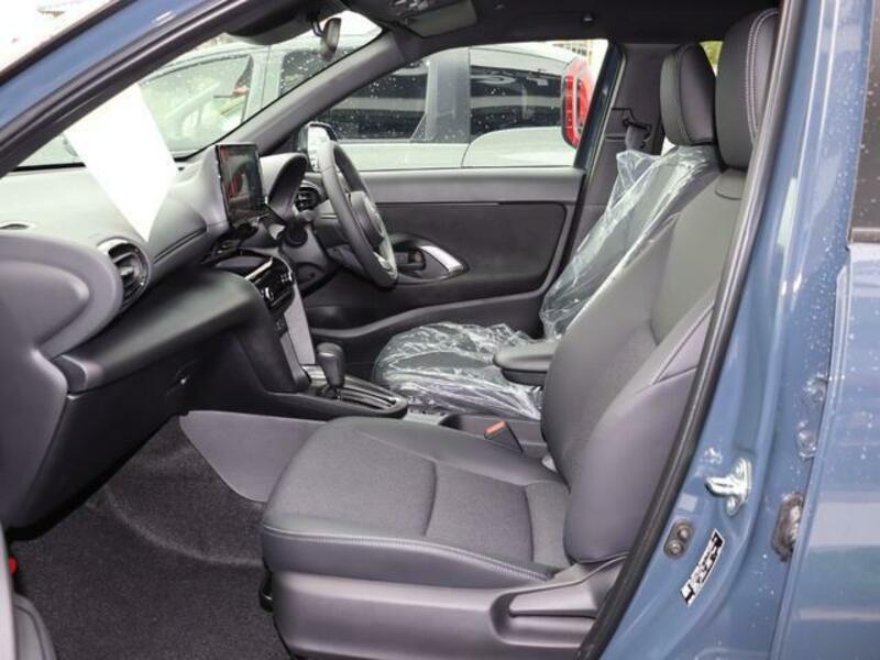 YARIS CROSS