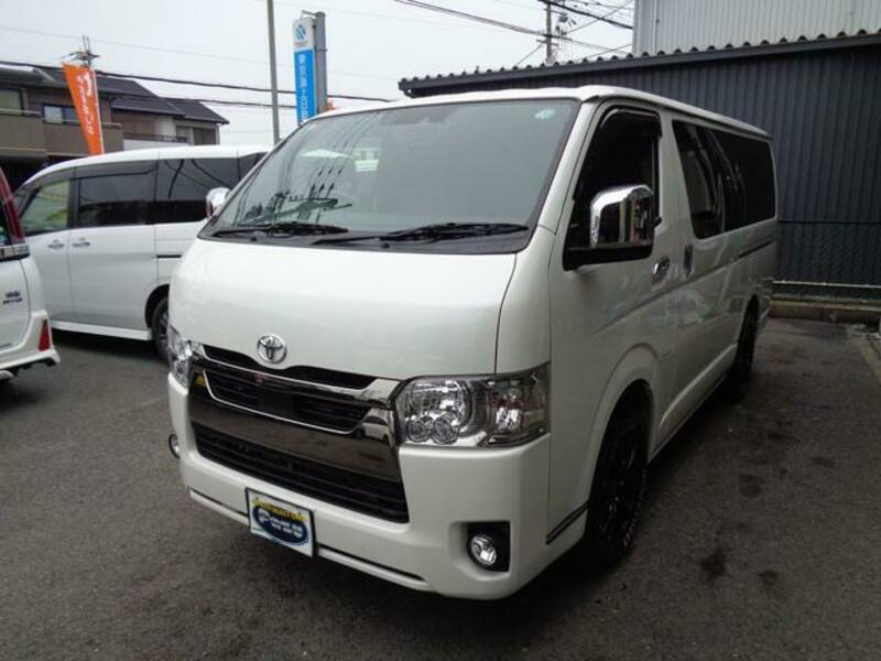 TOYOTA HIACE VAN