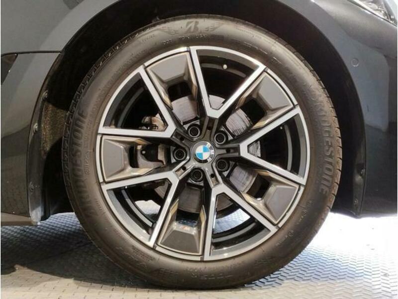 4 SERIES