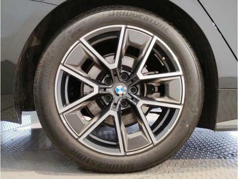 4 SERIES