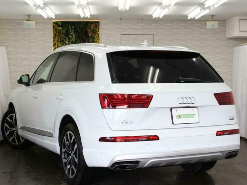 Q7