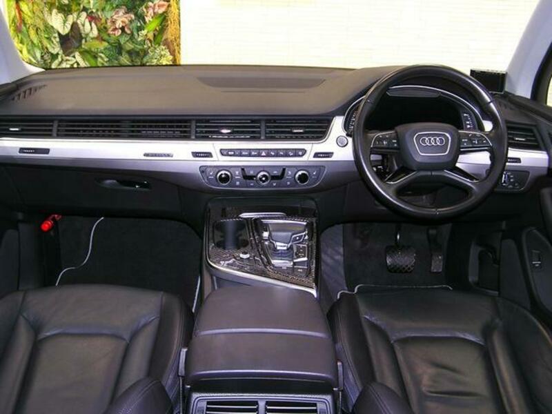 Q7
