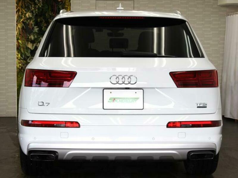 Q7