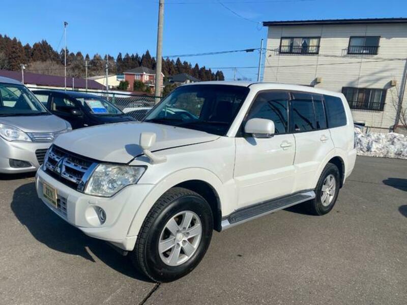 MITSUBISHI PAJERO