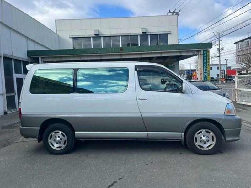 GRAND HIACE