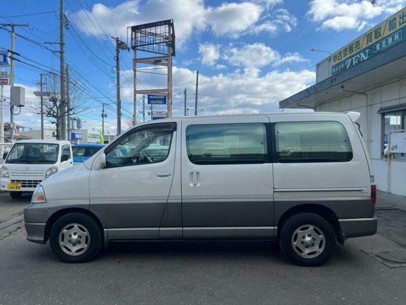 GRAND HIACE