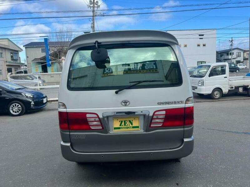 GRAND HIACE