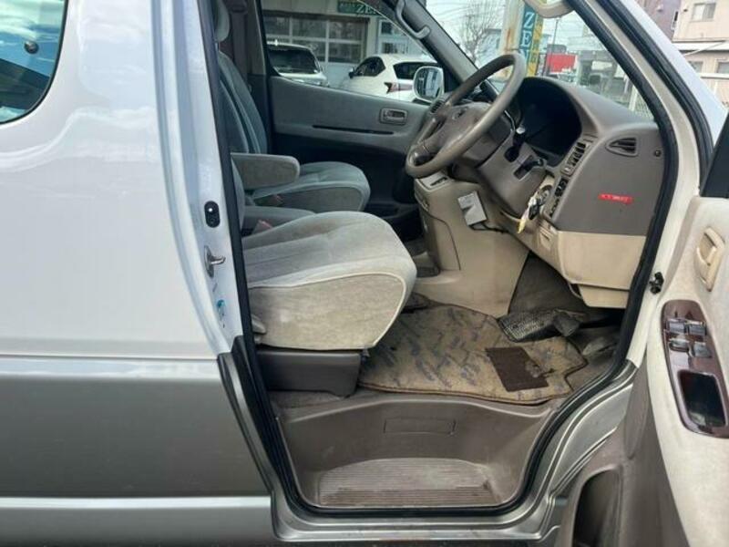 GRAND HIACE