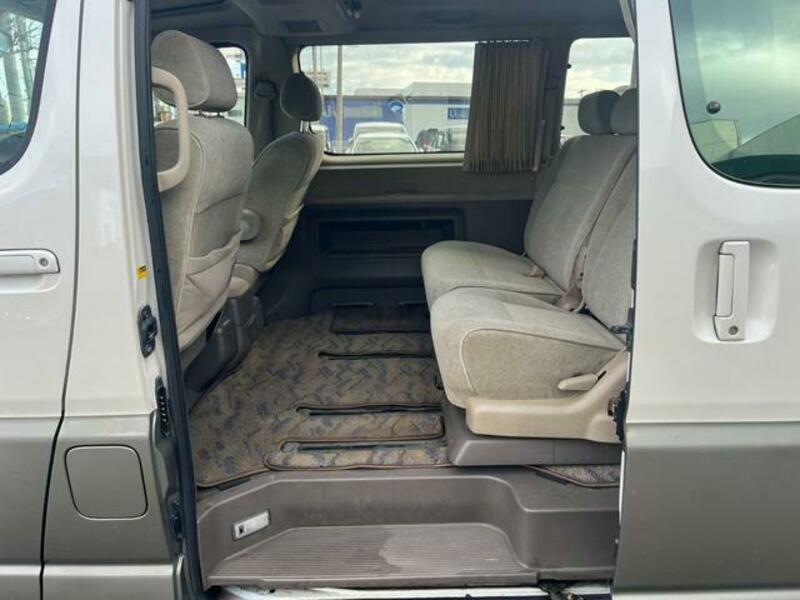 GRAND HIACE