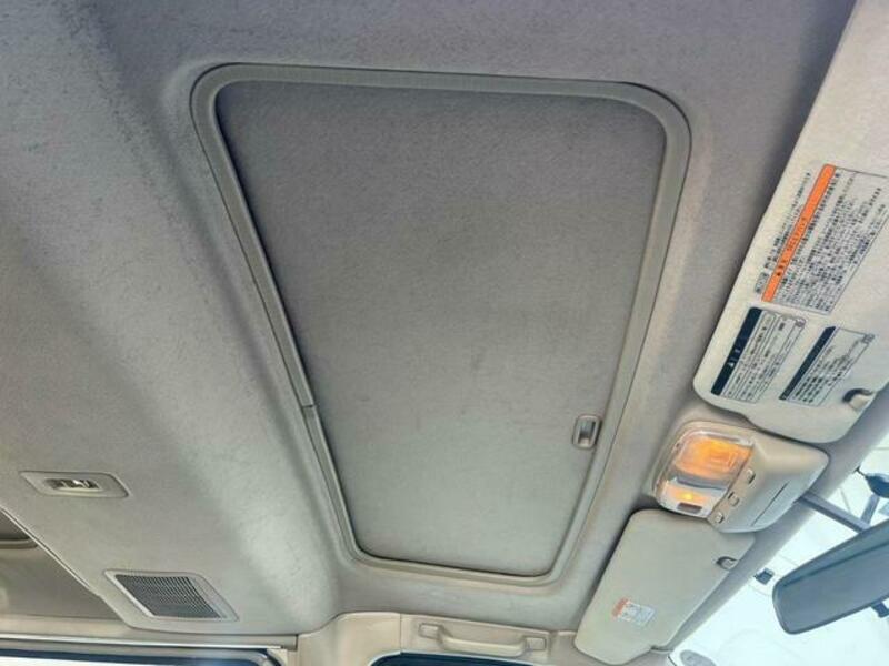 GRAND HIACE