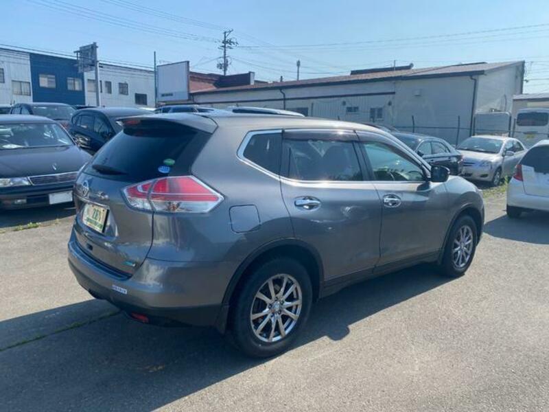X-TRAIL