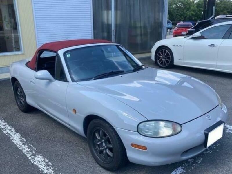 ROADSTER-0