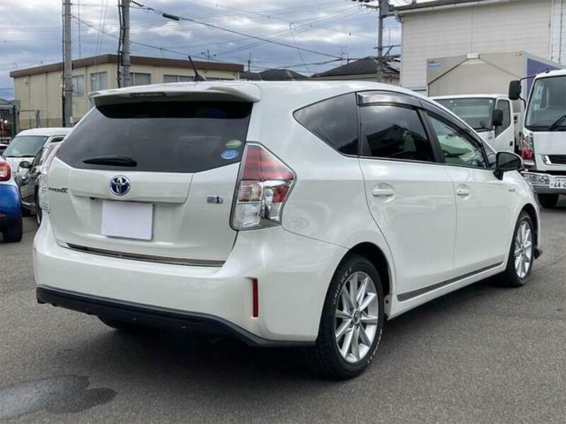 PRIUS ALPHA