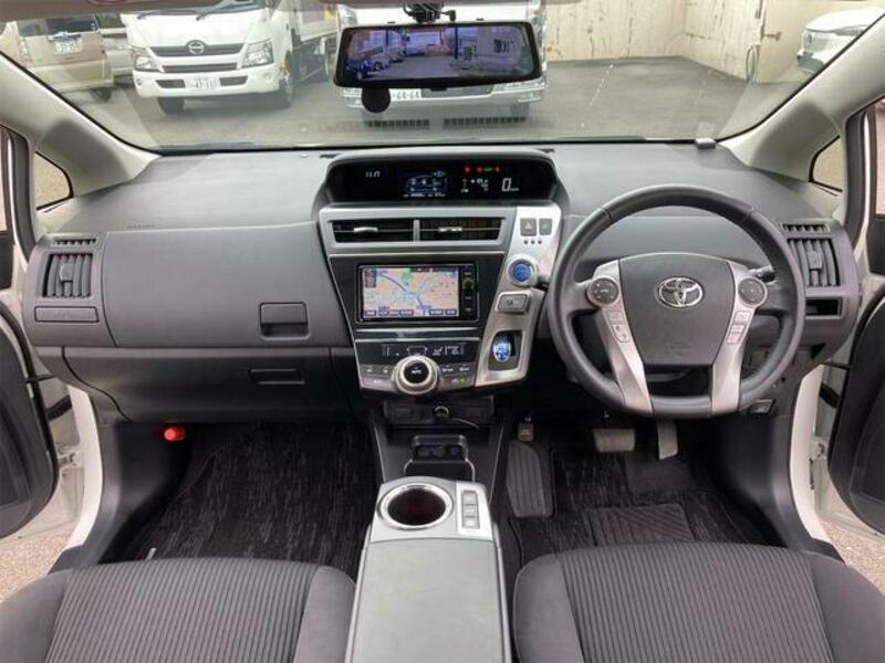 PRIUS ALPHA