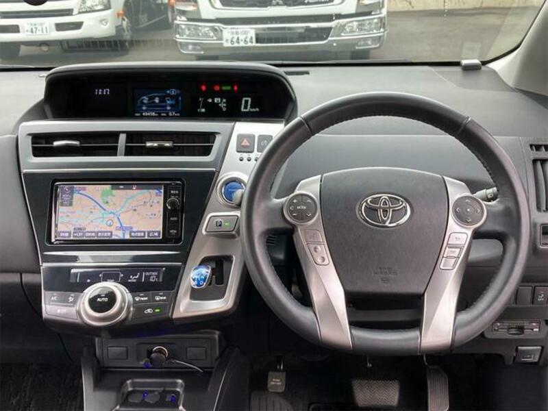 PRIUS ALPHA