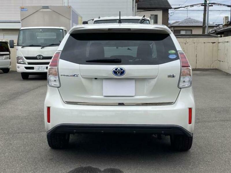 PRIUS ALPHA