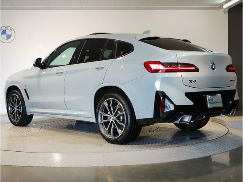 X4