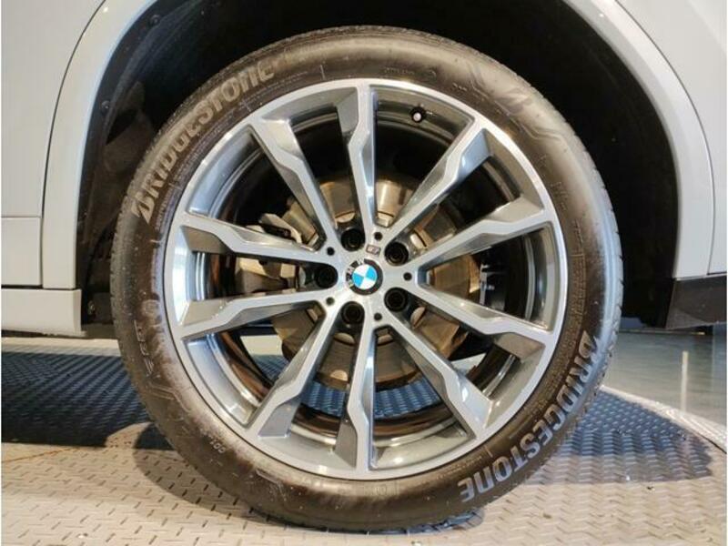X4