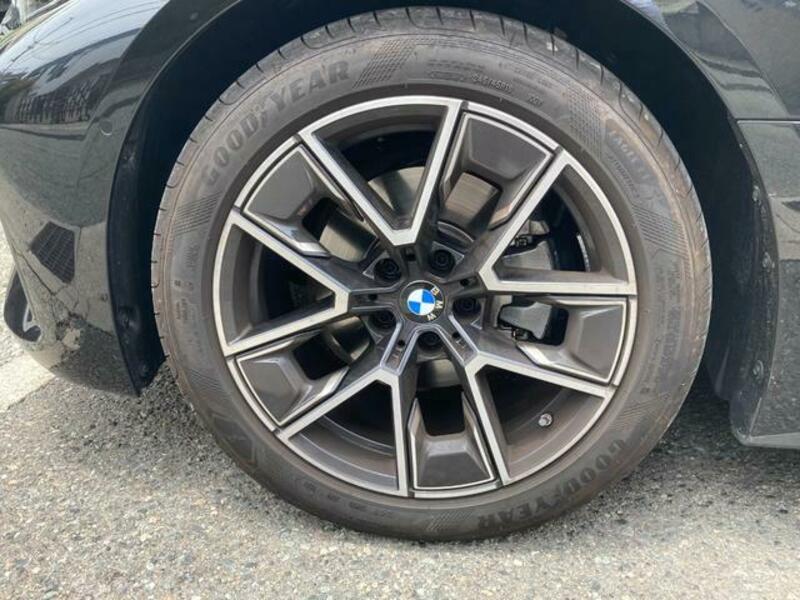 4 SERIES