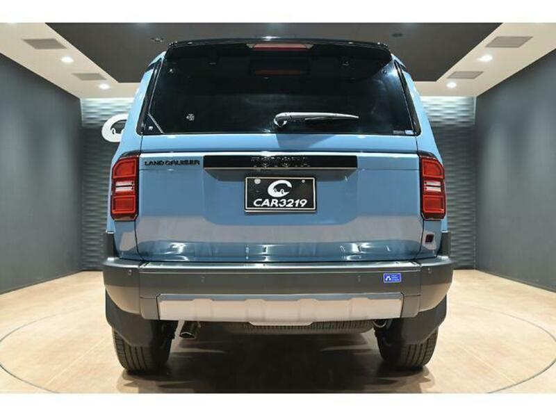 LAND CRUISER 250