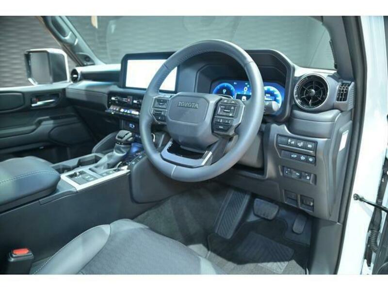 LAND CRUISER 250
