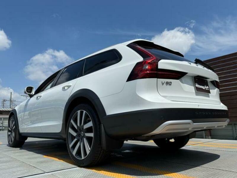 V90
