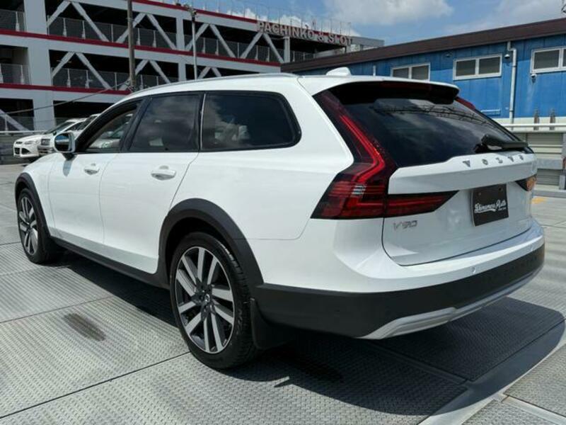 V90