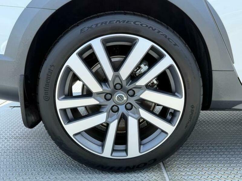 V90