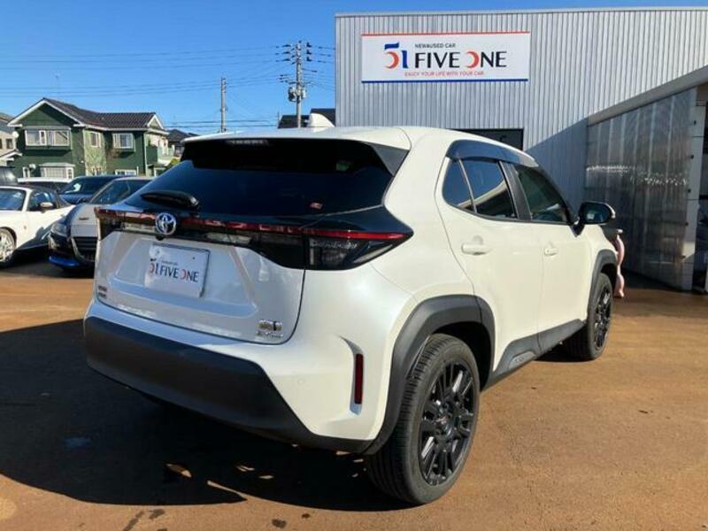 YARIS CROSS