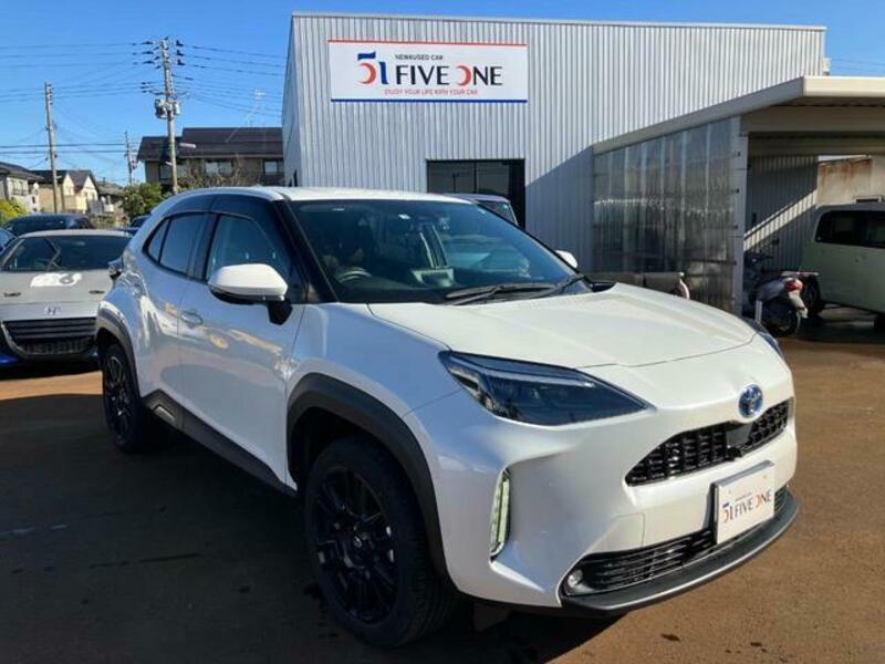 YARIS CROSS