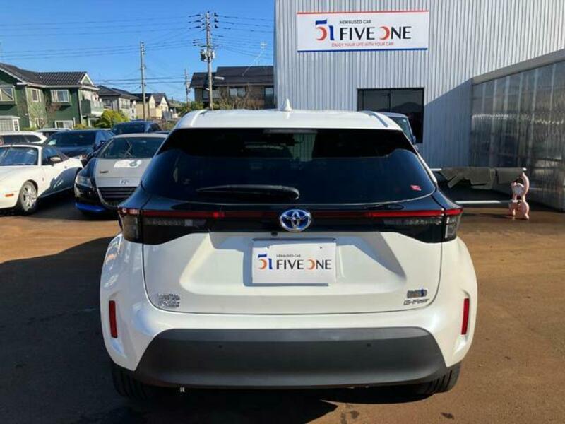 YARIS CROSS