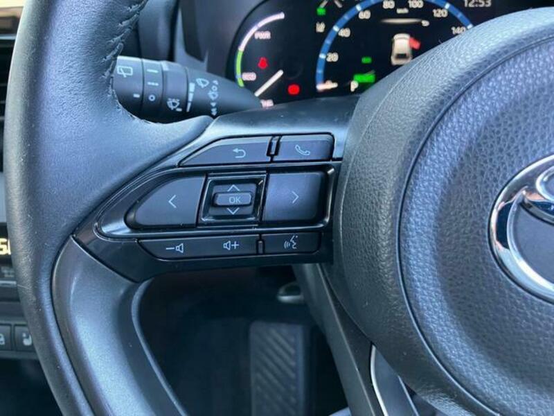 YARIS CROSS