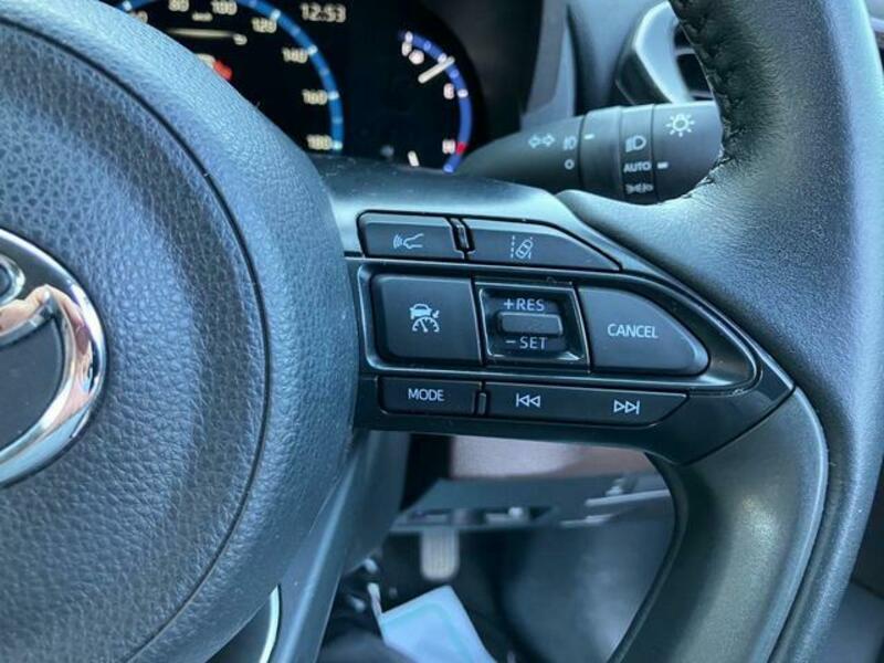 YARIS CROSS
