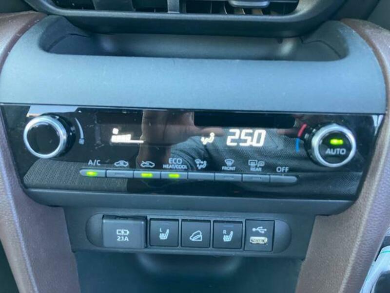 YARIS CROSS