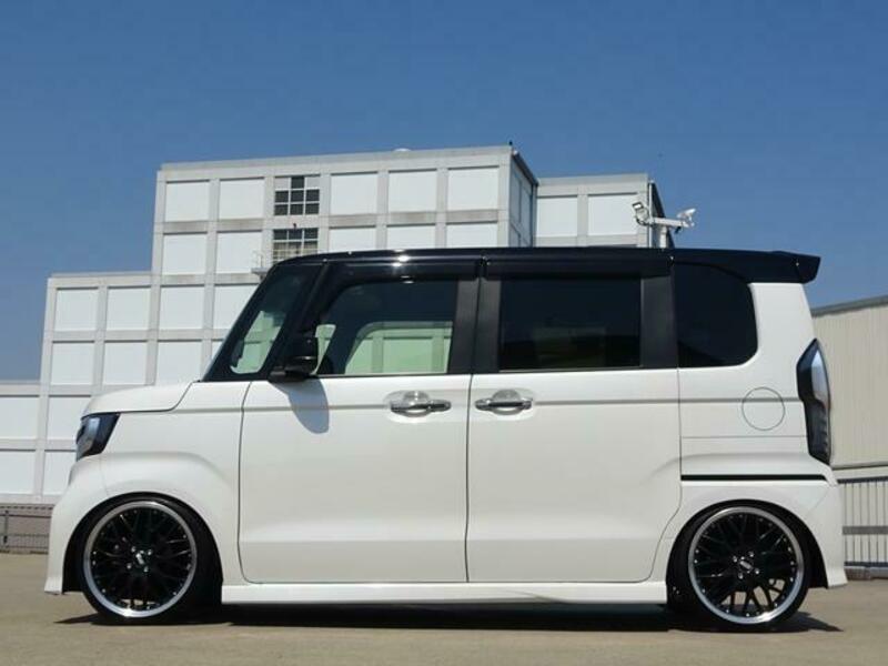N BOX CUSTOM