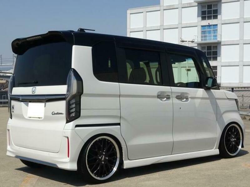 N BOX CUSTOM