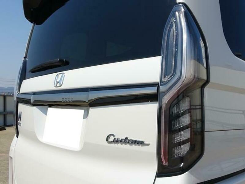 N BOX CUSTOM