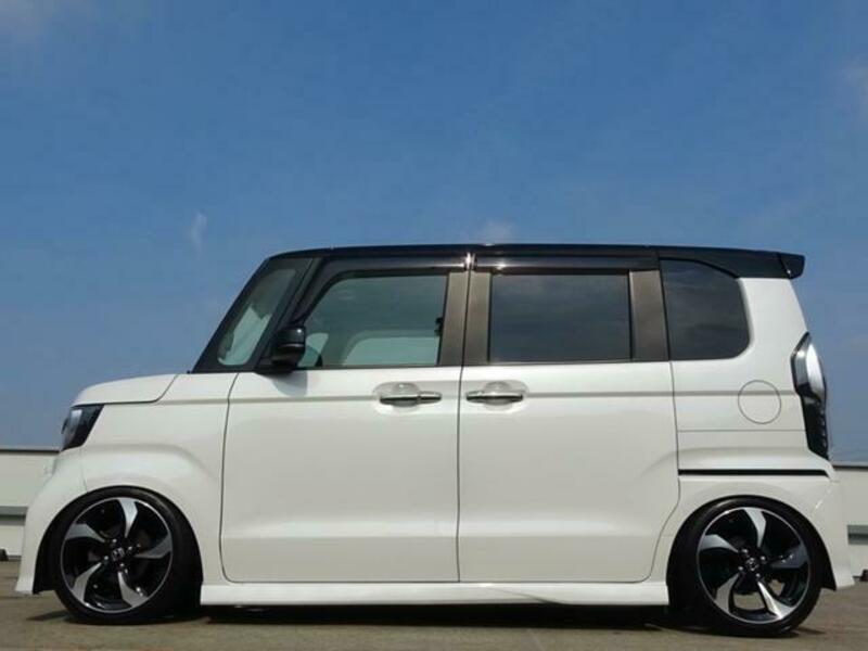 N BOX CUSTOM