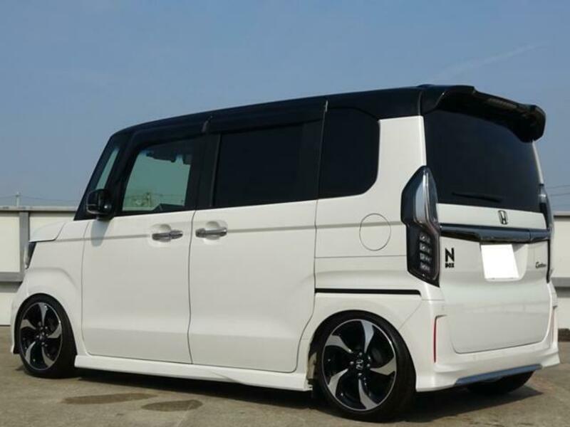 N BOX CUSTOM