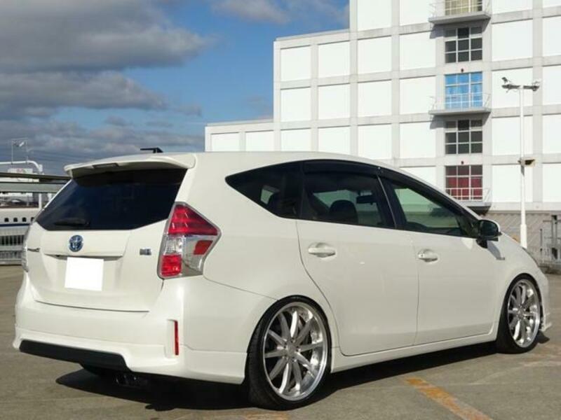 PRIUS ALPHA