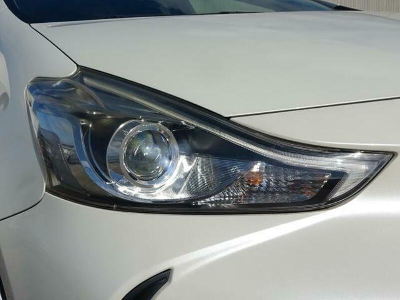 PRIUS ALPHA