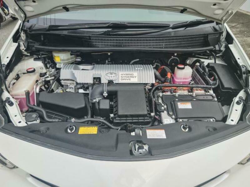 PRIUS ALPHA