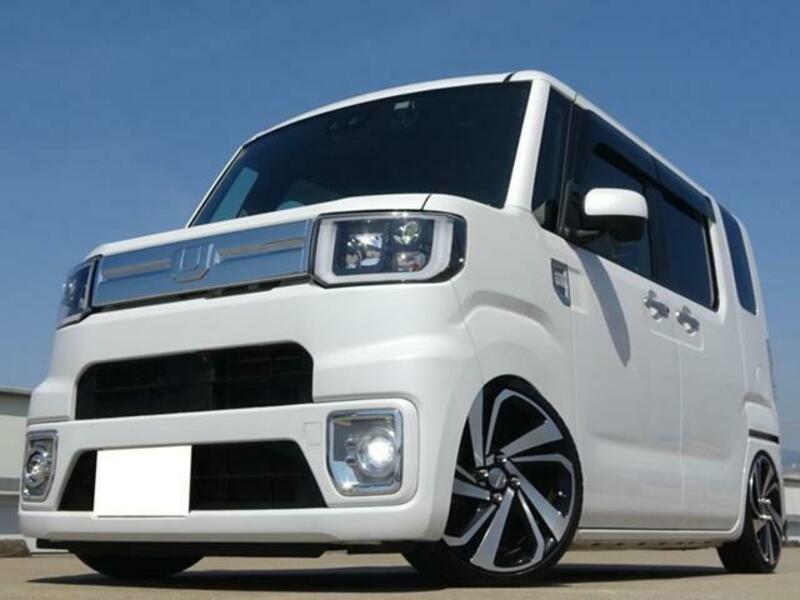 DAIHATSU WAKE