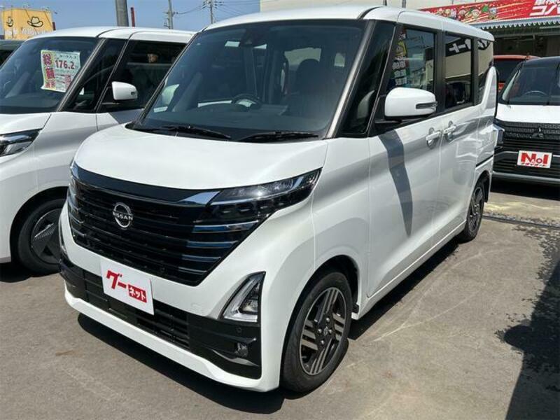 NISSAN ROOX