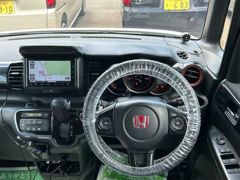 N BOX CUSTOM
